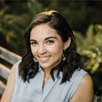 Amanda Iniguez's Instagram, Twitter & Facebook