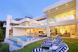 Discover Cape Town S Most Expensive Rentals For A Grand Holiday Season Holidays Christmas Newyearseve Capet Mansions Architecture House Hollywood Mansion
