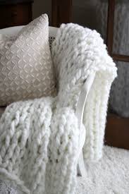 Arm knit throw blanket | snuggle up in a big cozy blanket made by hand, literally. Chunky Arm Knit Throw Diy Love Of Home