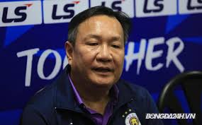 HLV Hoàng Văn Phúc tiếc nuối sau trận thua Hà Nội