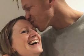 Shipwrecked star to trek Great Wall of China in memory of mother