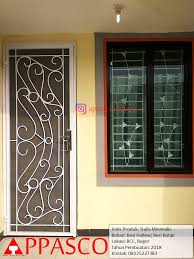 34 gambar teralis pintu minimalis modern terbaik 2019 teralis pintu dan jendela pada saat ini memang telah menjadi sebuah tren yang umum dipakai pada setiap model rumah minimalis yang mana teralis ini dapat menambah sebuah kesan yang menawan dan elegan pada setiap rumah yang telah memasangnya model dan bahan dari sebuah teralis untuk setiap pintu dan jendela terdapat bermacam variasinya Pintu Teralis Minimalis Modern Di Bcc Bogor Jual Kanopi Tralis