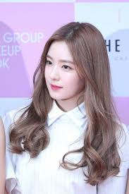 Korea Korean Kpop Idol Girl Band Group Red Velvet Irene S Wavy Hair Ash Brown Curly Permed Waves Hairstyle Ha Kpop Hair Color Korean Hair Color Brown Hair Kpop