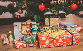 Dozens of easy crafts and presents to make for all your friends and family. Aussies Wasted Over 400 Million In Unwanted Christmas Gifts Last Year