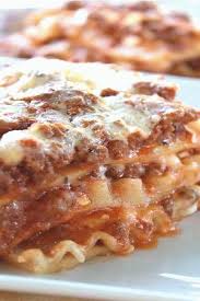 This Classic Lasagna Recipe Is Loaded With Cheese Is Perfectly Flavored Meaty And A Delicious Go In 2020 Classic Lasagna Recipe Lasagna Recipe Classic Lasagna