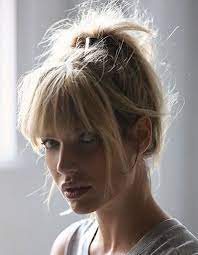 Coiffure Cheveux Attaches Mi Longs Hiver 2015 Cheveux Attaches 30 Idees De Coiffures Chics Ou Decontractees Elle Hair Beauty Hair Styles Great Hair