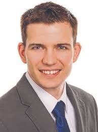 Michael Vosburg's Instagram, Twitter & Facebook