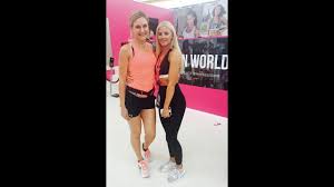 Sehr zu empfehlen sind die trainingsbänder mit denen ich auch schon. World Fitness Day Worldrecord Workout Mit Sophia Thiel Youtube