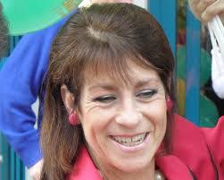 Dena Masters's Instagram, Twitter & Facebook