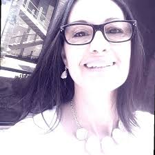 Les Renee's Instagram, Twitter & Facebook