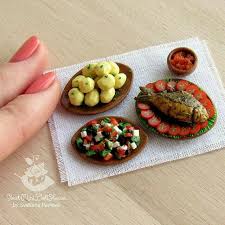 Pin By Denisa Nedelea On It S The Little Things Miniature Food Tiny Food Clay Food