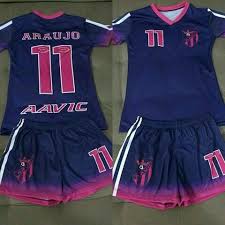 Em 1969 o futebol feminino voltou a ser realizado na inglaterra, motivo pelo qual começou a se expandir fora do seu território. Pin De Flavia Clarinha Mollinari Em Futsal Roupa De Futebol Feminina Futsal Feminino Uniformes Feminino