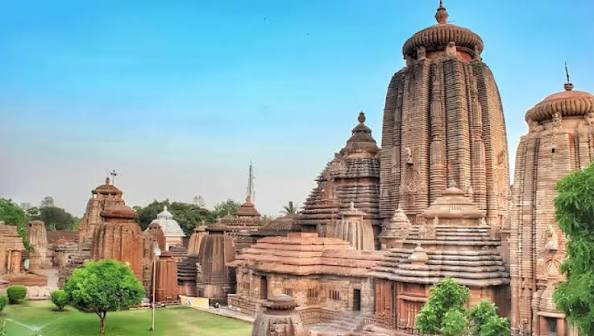 Places to Visit in Lingaraj Temple – Top Tourist Attractions 2026