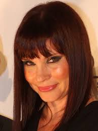 Chloe Maxwell's Instagram, Twitter & Facebook