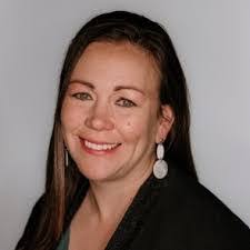 Lindsay Hedges's Instagram, Twitter & Facebook