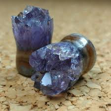 Raw Amethyst Plugs Thezombie Box I Am So Getting These For You They Are Amazing I Love Em Gemstone Plugs Ear Gauges Plugs Body Jewelry Piercing