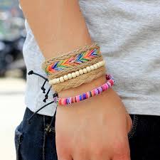 Tout cela m'a donné envie d'avoir un petit bracelet qui respire bon l'été. 1001 Tutos Et Modeles Uniques De Bracelet Macrame