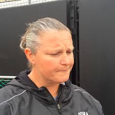 Marla Looper resigns as head softball coach