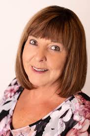 Jenny Keepers's Instagram, Twitter & Facebook