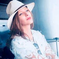Узнать подробнее об отношениях звезды и ильи авербуха можно здесь. Liza Arzamasova V Instagram Oficialnyj Sajt Liza Arzamasova