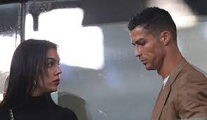 Cristiano ronaldo is known as a ladies' man because he has been with many beautiful ladies in the past. Georgina Rodriguez Uber Beziehung Mit Cristiano Ronaldo Zunachst Habe Ich Mich Geschamt