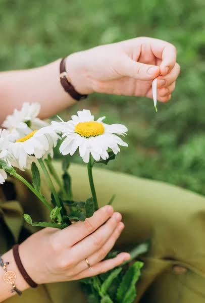 �i�ekli Kad�n Profil Foto�raflar�