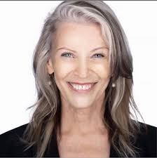 What is the value of this ring and should I sell it?