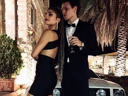 Σύμφωνα με πληροφορίες της espresso, η κύπρια τραγουδίστρια βρήκε τον έρωτα. Eley8eria Eley8erioy Nty8hke Nyfoyla O Gamos Kai Ta Eytrapela In Gr