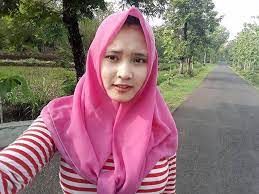 Gambar terkait dengan foto orang jelek ketawa. Kita Hidup Dijaman Orang Baik Dijelekin Dan Orang Jelek Dibaikin Orang Instagram Hidup