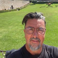 La bellissima intervista al Presidente del Gruppo, Vito Turi, nelle prime  pagine di AMBIENTE CUCINA. Vito Turi svela la formula anti-crisi e presenta  una fotografia della realtà attuale aziendale con uno sguardo