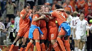 In aveiro speelde nederland vanavond zijn tweede wedstrijd op het ek. Een Van De Bizarste Dagen Uit De Geschiedenis Van Oranje Voetbal Telegraaf Nl