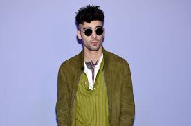 The former one direction member was captured on video, obtained by tmz, getting into a verbal altercation with a. Zayn Returns To Instagram With Eid Al Adha Selfie Billboard
