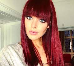 Wussten sie, dass rothaarige mehr narkosemittel benötigen als andere? Bordeauxrot Ist Eine Tolle Farbe Fur Den Herbst Schau Dir Schnell Diese 11 Atemberaubenden Langhaarfrisuren In Schonen Haarfarben Frisur Rote Haare Rote Haare