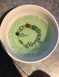 Use the pandora care kit to clean your pandora jewelry. Women Disgusted By Amount Of Dirt On Pandora Bracelets After Trying Cleaning Hack Mirror Online