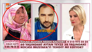 Baba i̇rfan gündoğan ve anne ayten gündoğan konuklarını kapıda karşılarken. I2hrifpibamnam