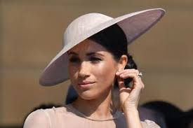 ZA OVU DAMU VREME JE STALO: Slavna Vera Vang u sedmoj deceniji damama daje  savet, kako izgledati barem 20 godina mlađe