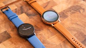 The galaxy watch active 2 rounds out samsung's watch lineup well, offering android users the essential functionalities and price of an apple watch sport. Samsung Galaxy Watch Active 2 Mediamarkt Saturn Und Amazon Liefern Sich Preiskampf
