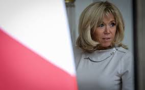 Un livre lève le voile sur le rôle de brigitte macron à l'elysée. Brigitte Macron De Nouveau Insultee Par Un Ministre Bresilien Melenchon Se Dit Outre Le Parisien