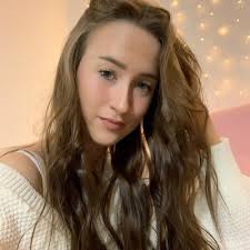 Evie Fox (@foxyevie)