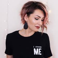 An asymmetrical bob with a blunt cut is akin to riding a bike with training wheels for beauties that have rocked long manes their whole lives. 14 Exciting Asymmetrical Bob Haircuts Every Woman Wants To Try Sippy Cup Mom 14 Eye Catching Asymmetrical Bob Haircuts