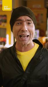 O motoboy Jackson Five fez a parada obrigatória na Shell Select... pra  turbinar o, tanque! Mas não é da moto, não... É dele! 🤣🔥