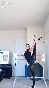Teela is stretching for you again. 320 à¸š à¸¥à¹€à¸¥à¸• Ideas Ballet Dancers Dance Photography Ballet Photography