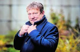 Последние твиты от jiří komárek (@jiri_komarek). Zpoved Elitniho Detektiva Cele Mesice Jsem Zil Pod Policejni Ochranou Objednali Si Mou Vrazdu Domov Lidovky Cz