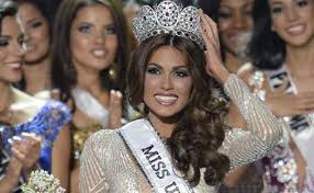Tampoco le hizo falta al conjunto de reinaldo rueda. Miss Universe 2014 Gabriela Isler Passes Her Crown To Miss Colombia Lifestyle Emirates24 7