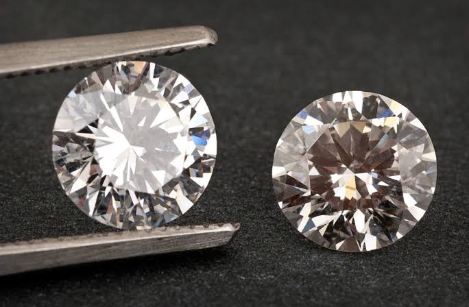 How to Tell If a Diamond Is Natural or Lab Grown : Identifying Man-made or Synthetic  Diamonds : Arden Jewelers