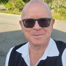 Säljer en Volvo med 1.6D-motor (115 hk), perfekt för dig som kör mycket och  vill spara bränsle. Den drar endast ca 0,3L/mil på motorväg