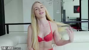 Emma Starletto Shows Off Her Blowjob Talents - XNXX.COM