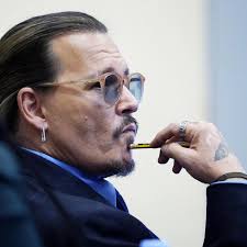 Johnny Depp ganharia US$ 22,5 milhões por "Piratas do Caribe 6"