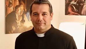 «Contra la malicia hay que oponer milicia. No hay otra posibilidad».  Entrevista al P. Javier Olivera Ravasi, SE