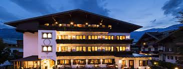 Die insel sylt und der timmendorfer strand genießen weltruhm und sind einfach eine reise wert, überzeugen sie sich selbst! Busreisen Hotel Zum Pinzger Stumm Im Zillertal Tirol Osterreich